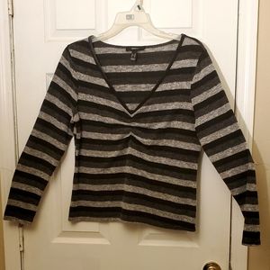 Junior Forever 21 V-Necked Sweater